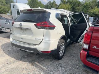 2018 Nissan Rogue SV - Exterior Rear Right Corner Image